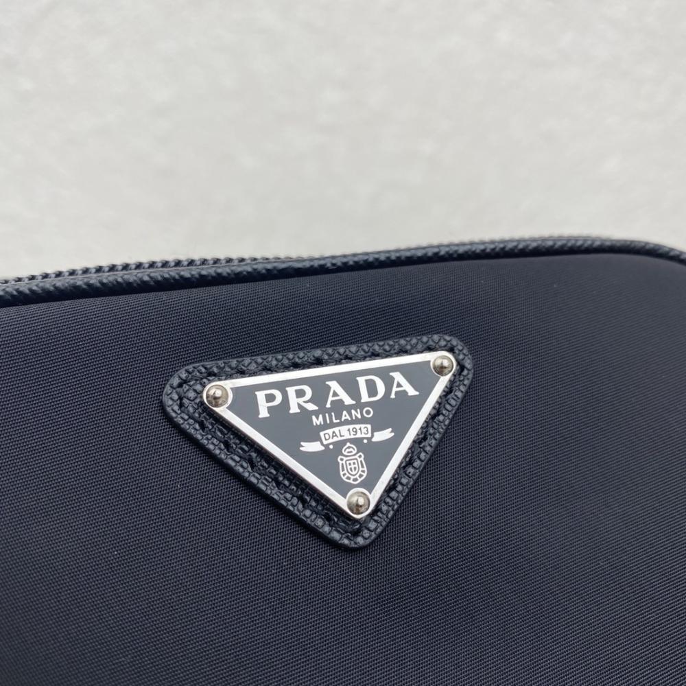 Classic Shoulder Bag