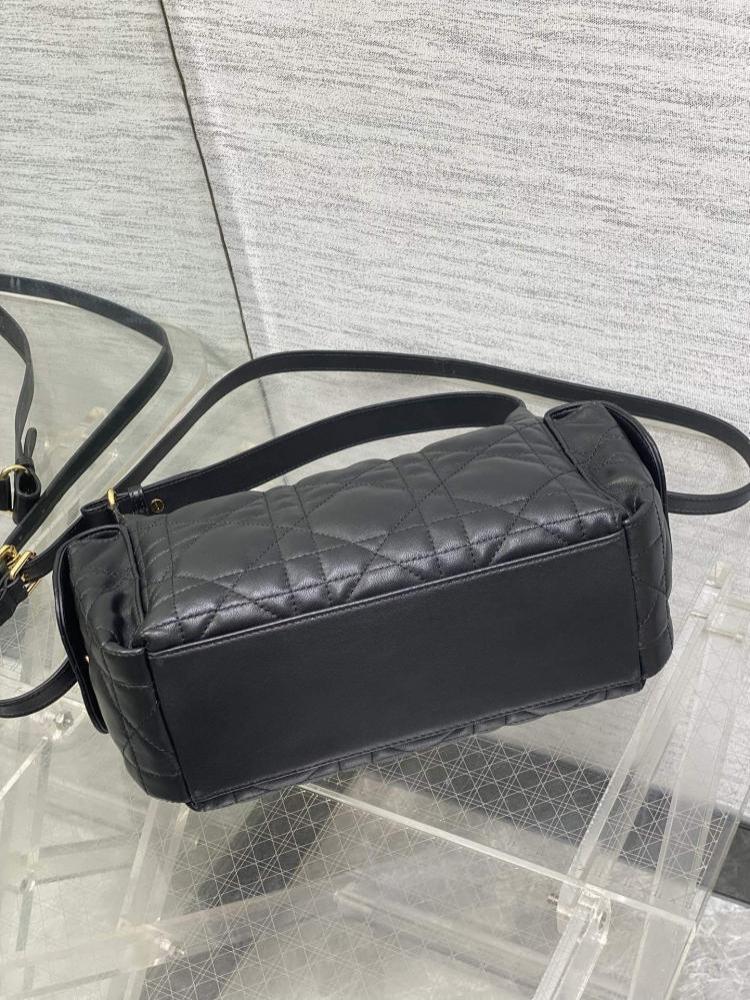 Elegant Leather Top Handle Bag