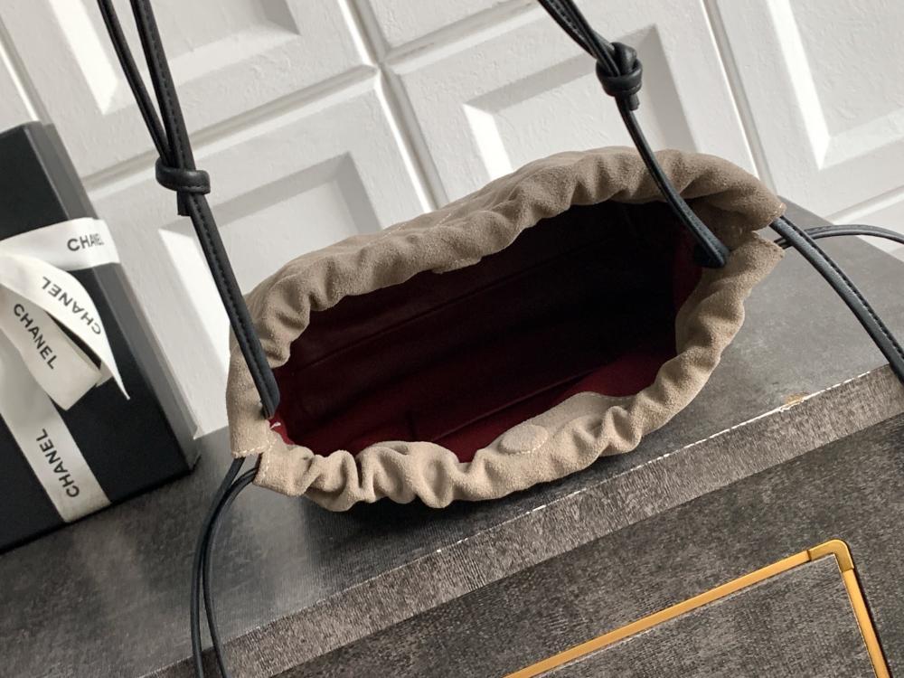 Classic Quilted Leather Shoulder Bag