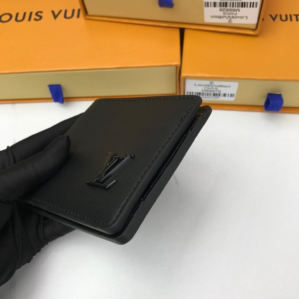Classic Italian-Inspired Leather Wallet