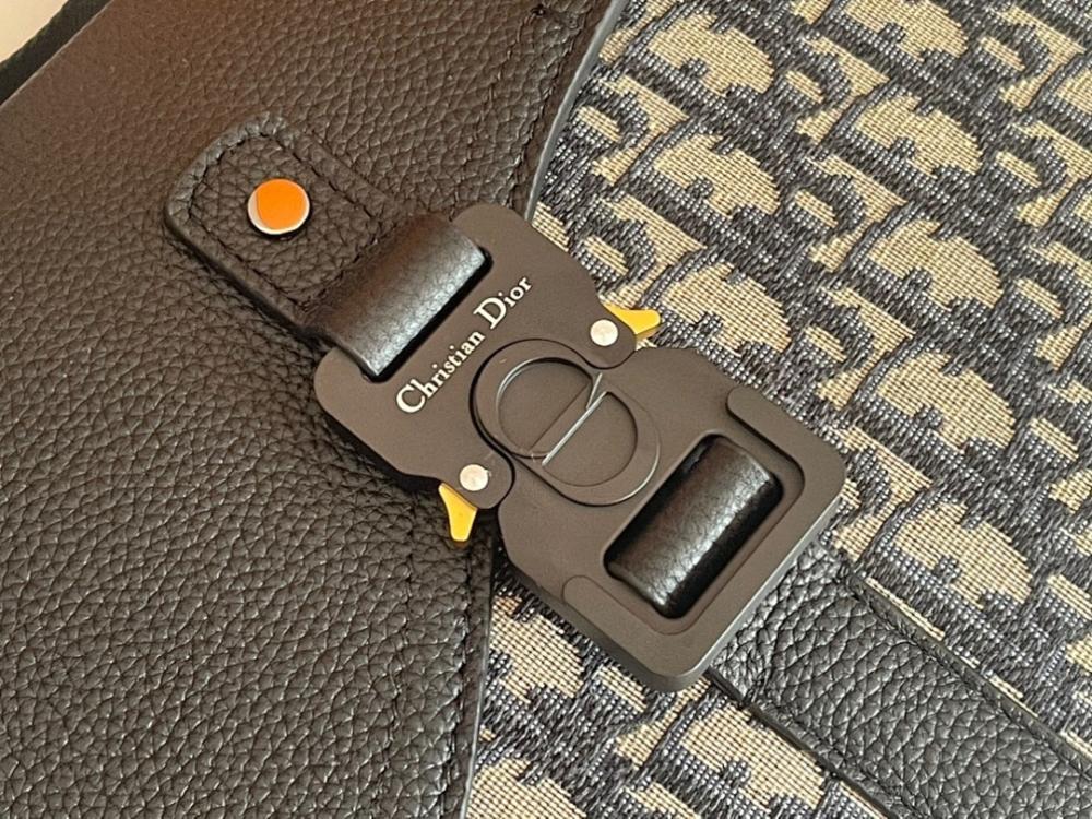 Luxury Refined Black Calfskin Shoulder Bag