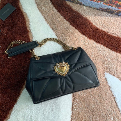Luxury Elegant Quilted Leather Crossbody Bag – Limited Edition