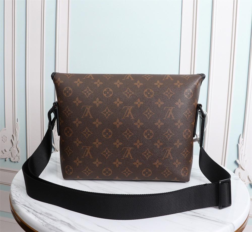 Modern Italian-Inspired Canvas Shoulder Bag