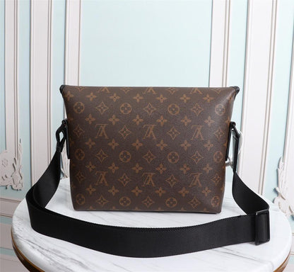 Modern Italian-Inspired Canvas Shoulder Bag