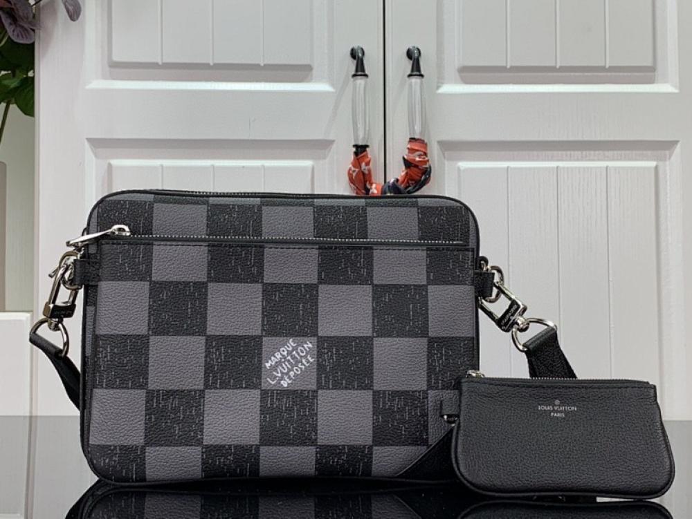 Elegant Messenger Bag