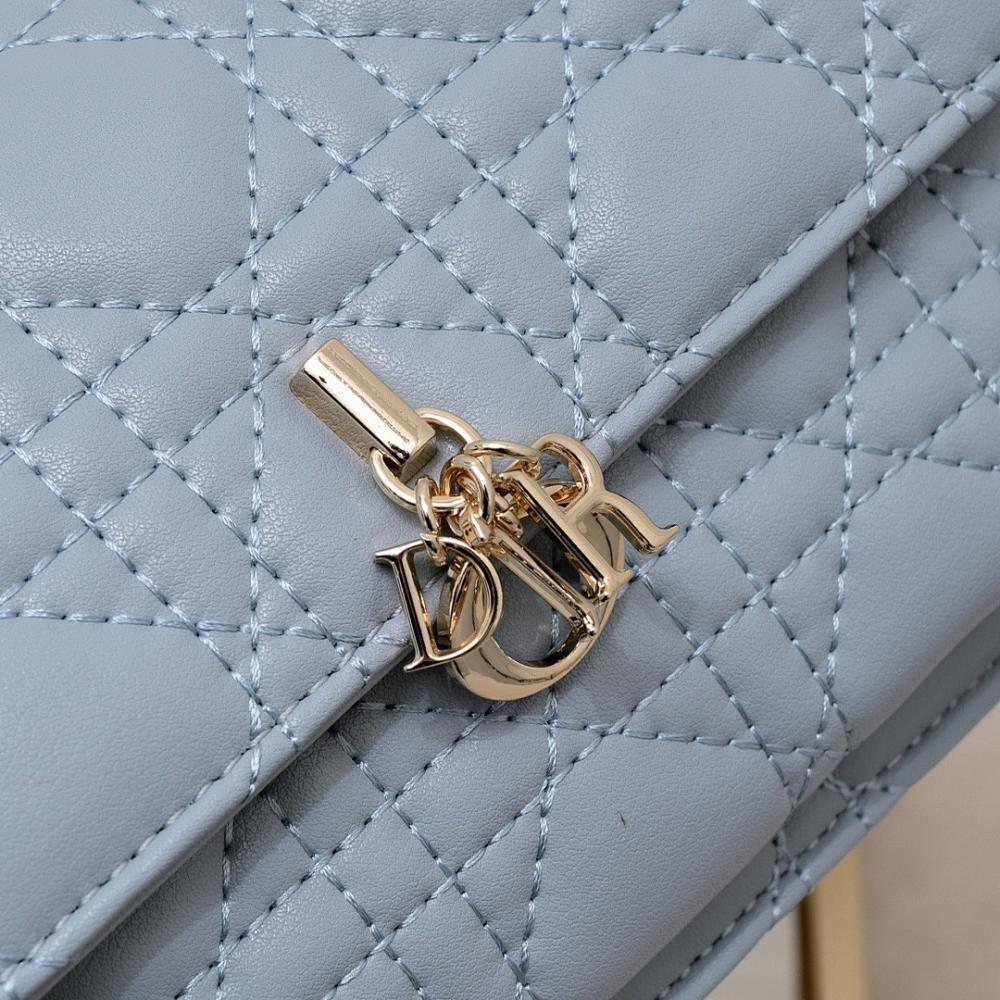 Modern Refined White Embroidered Leather Shoulder Bag