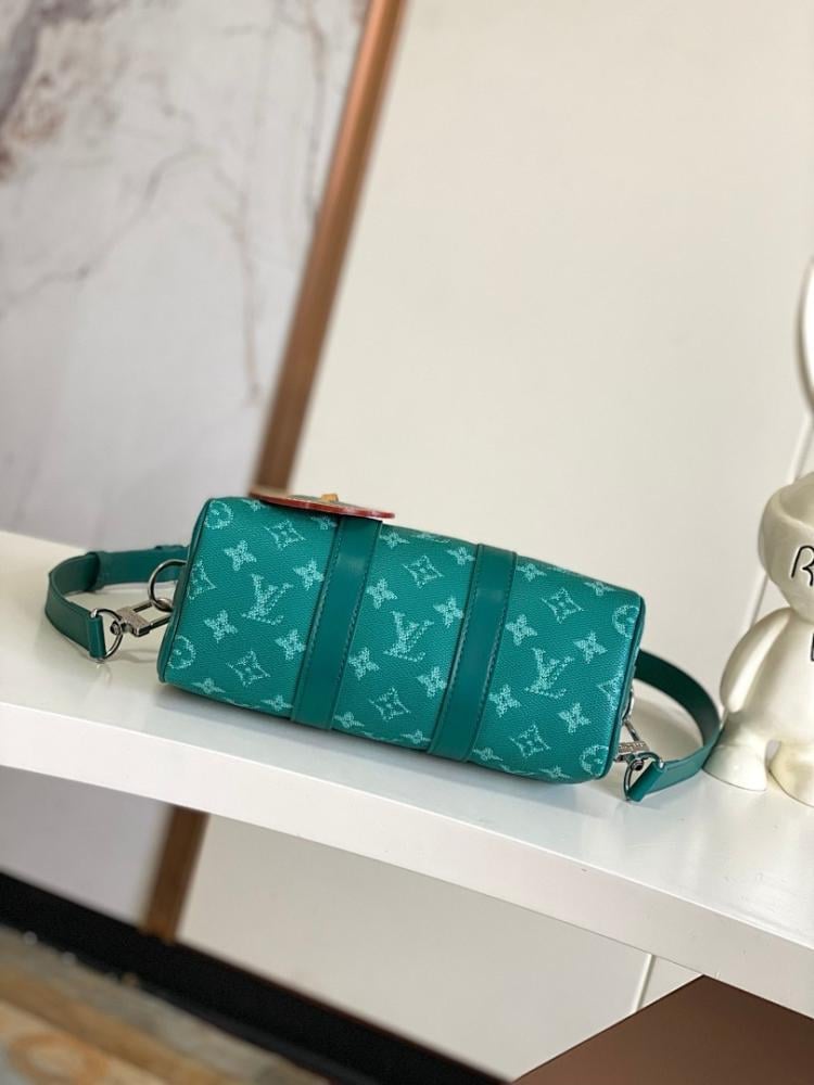 Modern Refined Leather Travel Bag