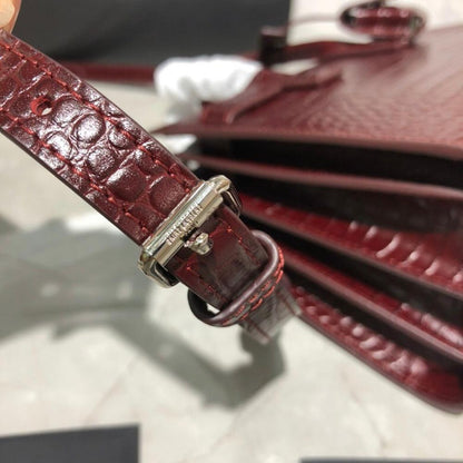 Classic Italian-Inspired Pink Leather Shoulder Bag