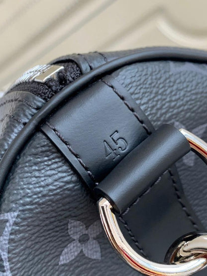 Modern Black Quilted Leather Shoulder Bag – Special Edition