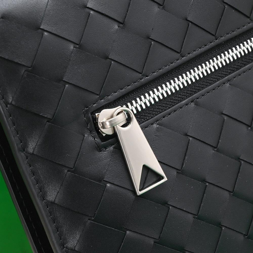 Luxury Woven Leather Crossbody Bag – Limited Edition