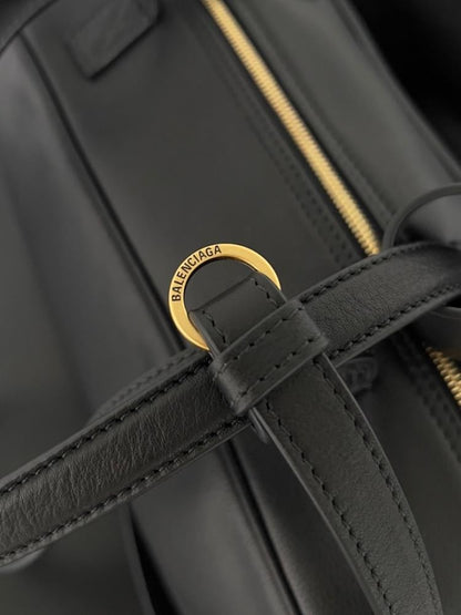 Modern Refined Crossbody Bag