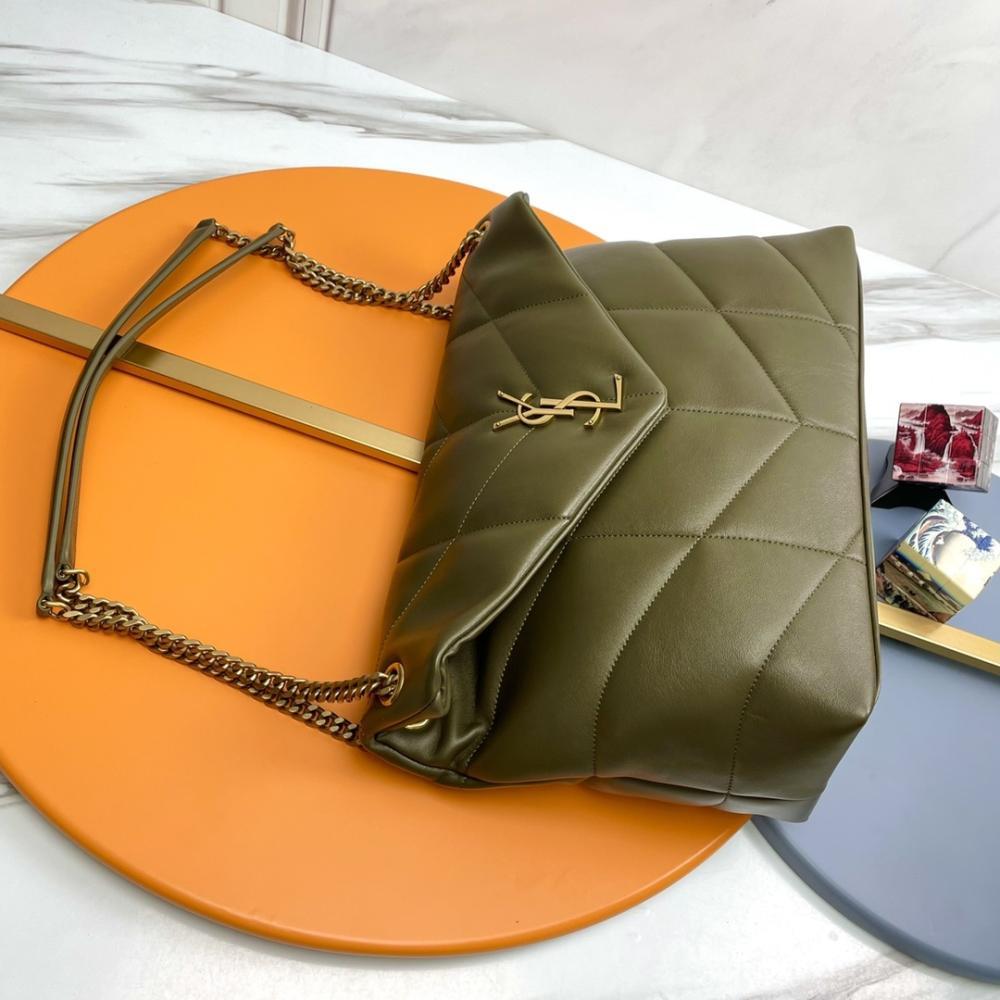 Classic Shoulder Bag