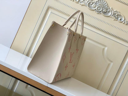 Elegant Refined Leather Shoulder Bag