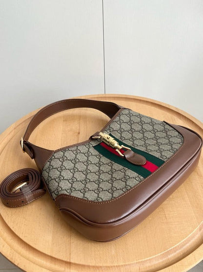 Modern Refined Leather Shoulder Bag
