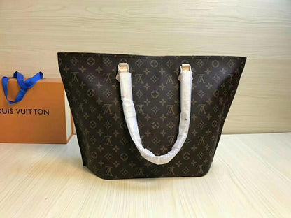 Modern Refined Shoulder Bag