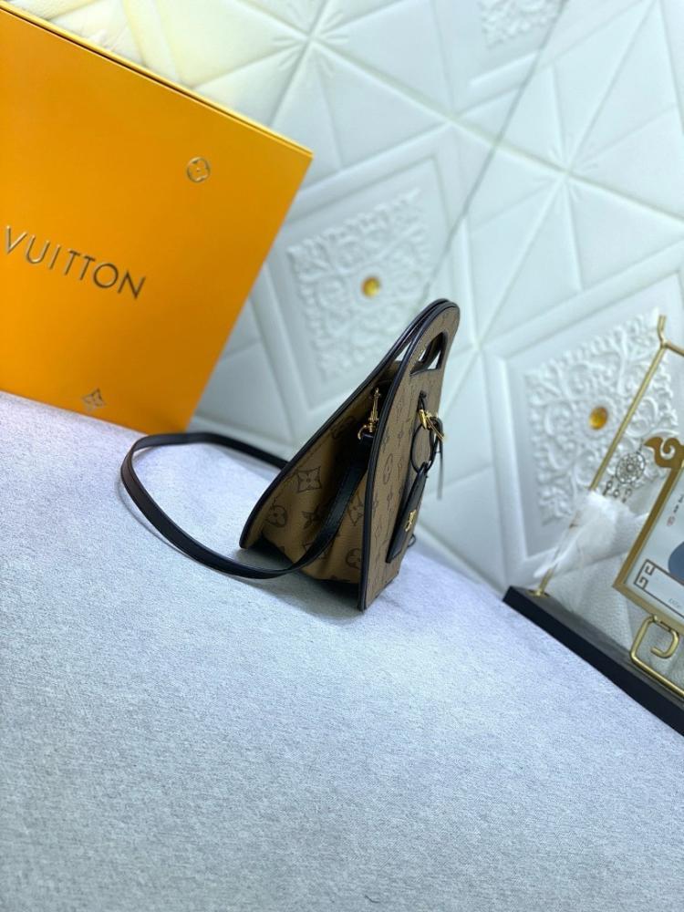 Elegant Refined Canvas Crossbody Bag