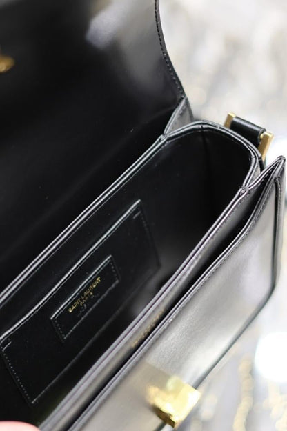 Modern Refined Gold Woven Leather Shoulder Bag