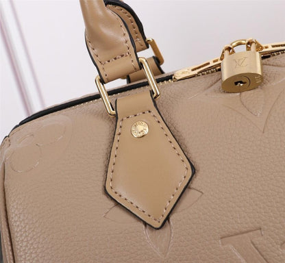 Italian-Inspired Elegant Leather Crossbody Bag