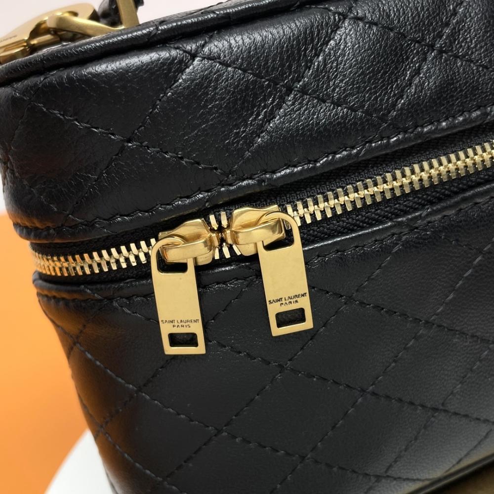Classic Shoulder Bag