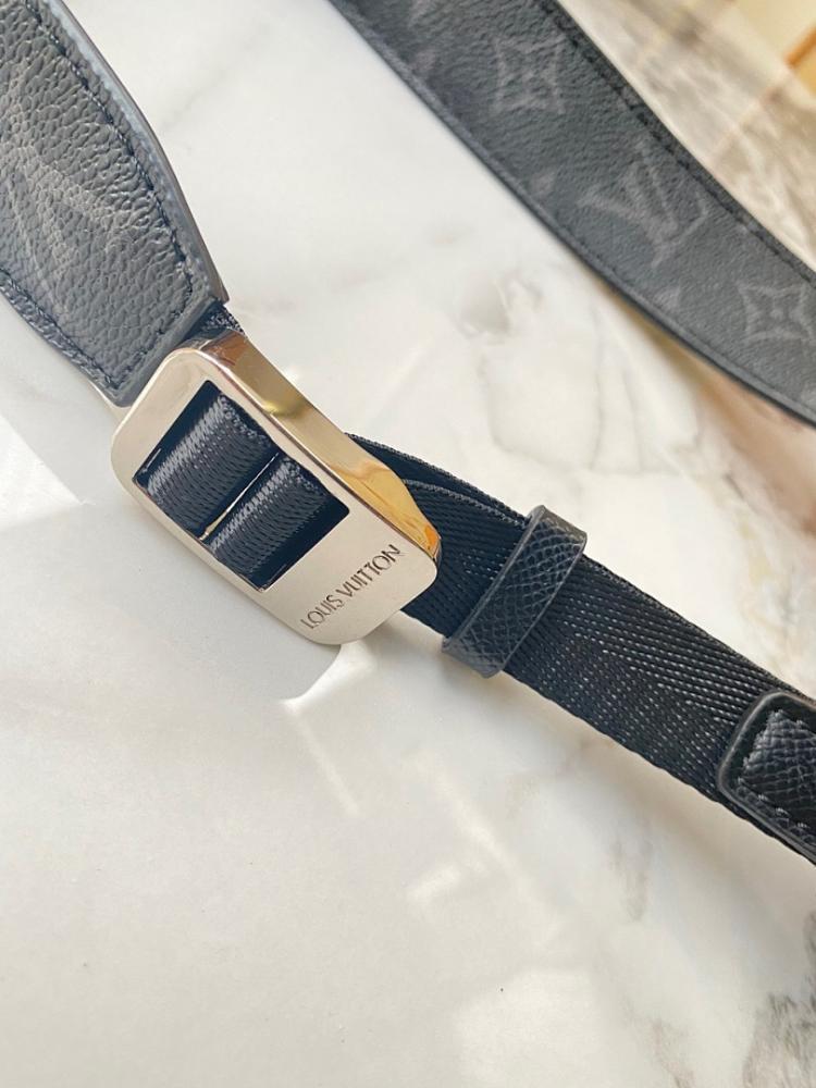 Stylish Refined Leather Shoulder Bag