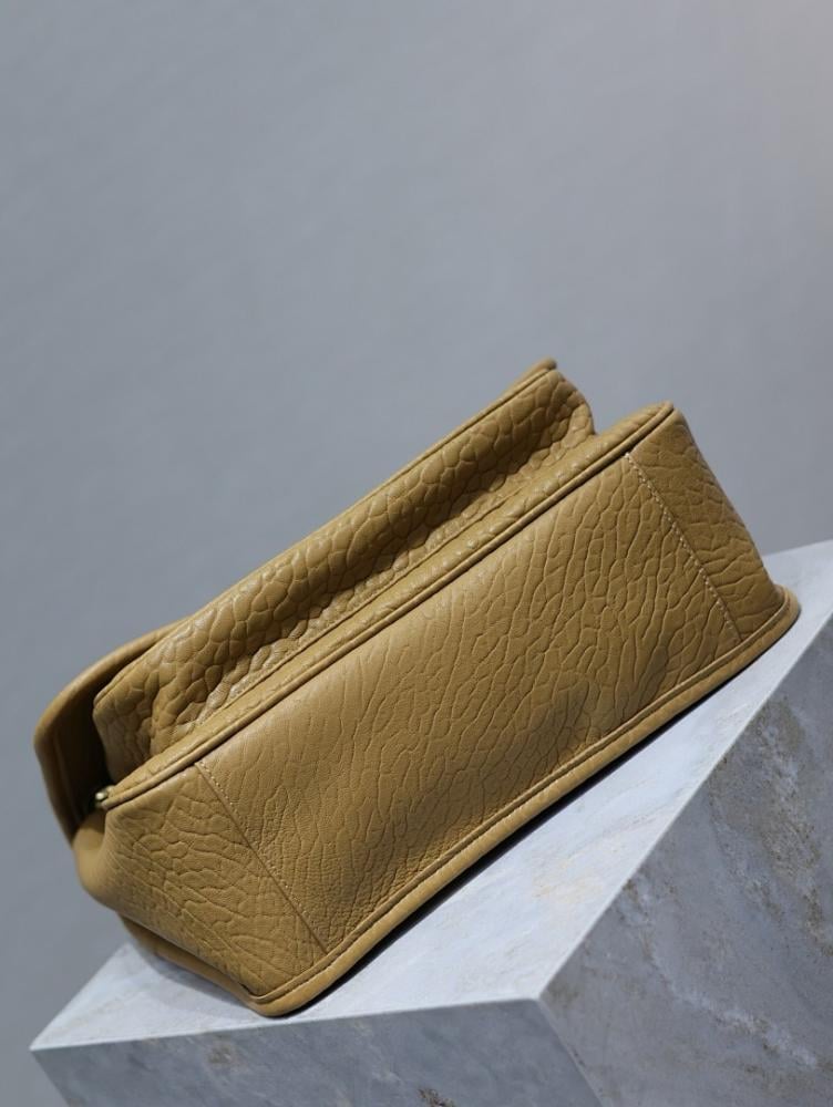 Classic Italian-Inspired Pink Leather Top Handle Bag