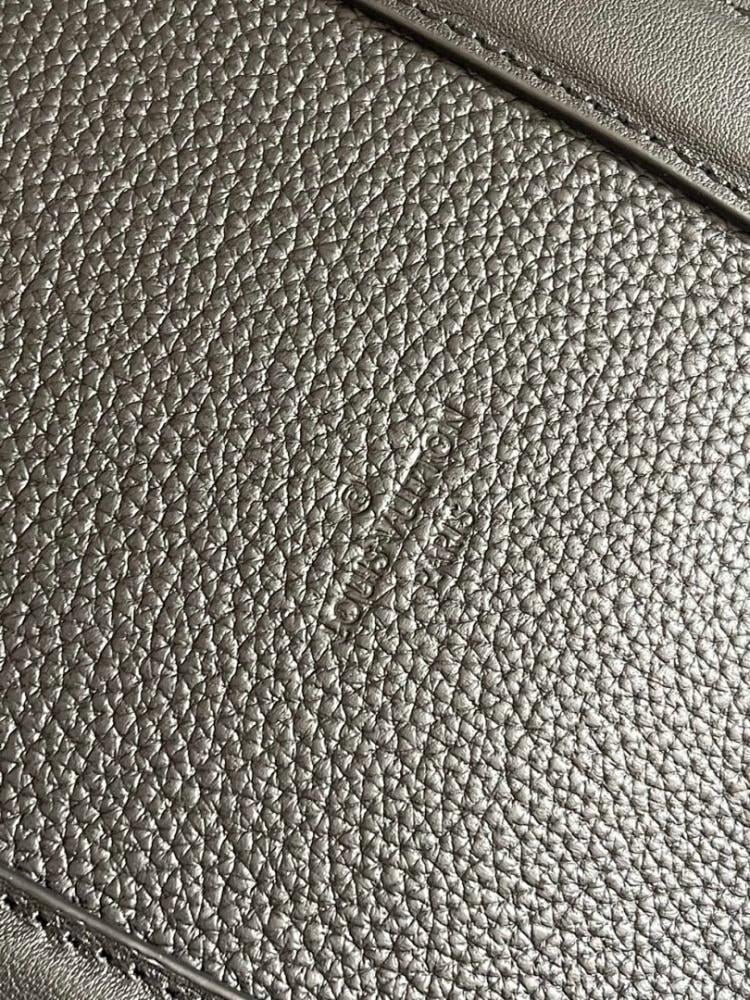 Modern Italian-Inspired Leather Crossbody Bag