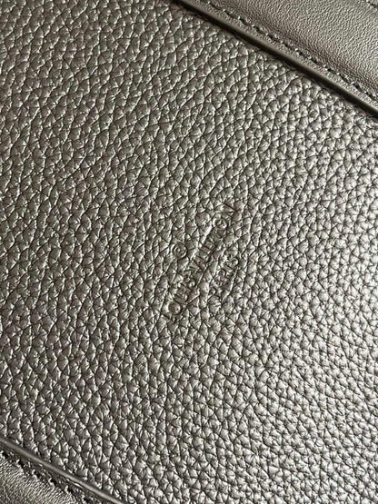 Modern Italian-Inspired Leather Crossbody Bag