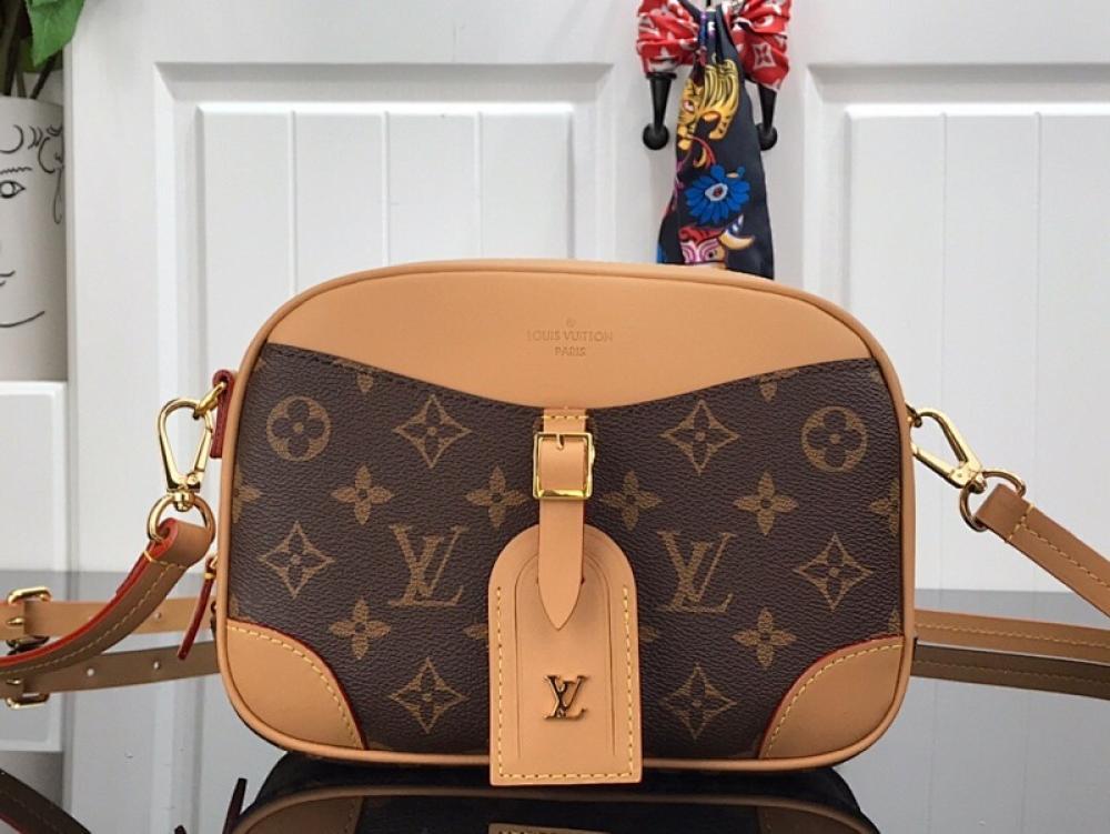 Elegant Shoulder Bag