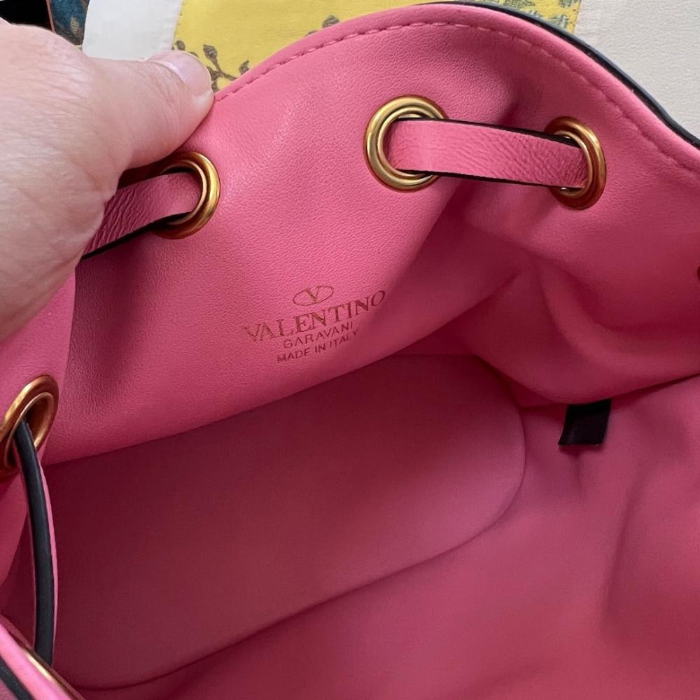 Modern Elegant Leather Bucket Bag – Limited Edition