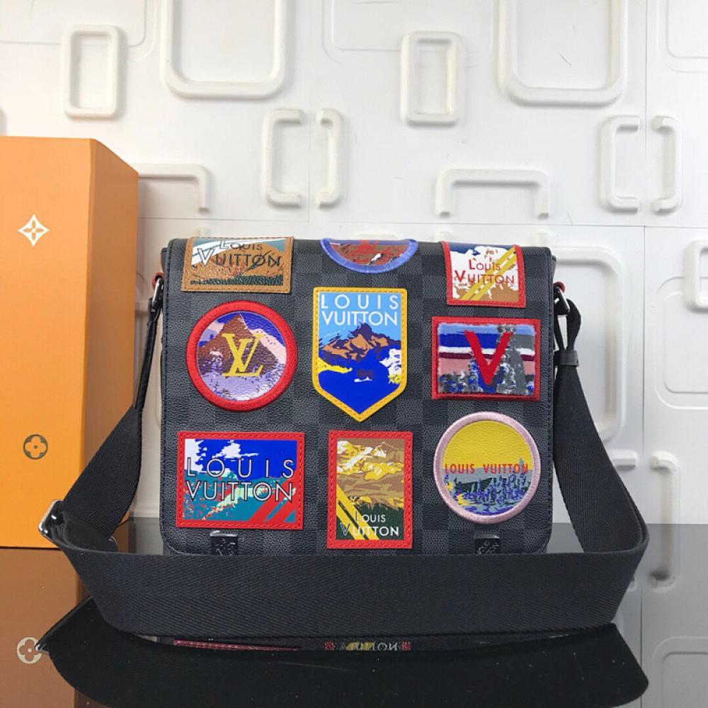 Arco Leather Shoulder Bag