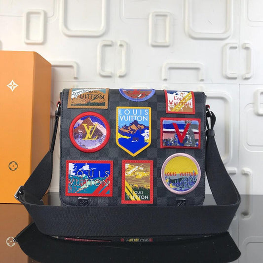 Arco Leather Shoulder Bag