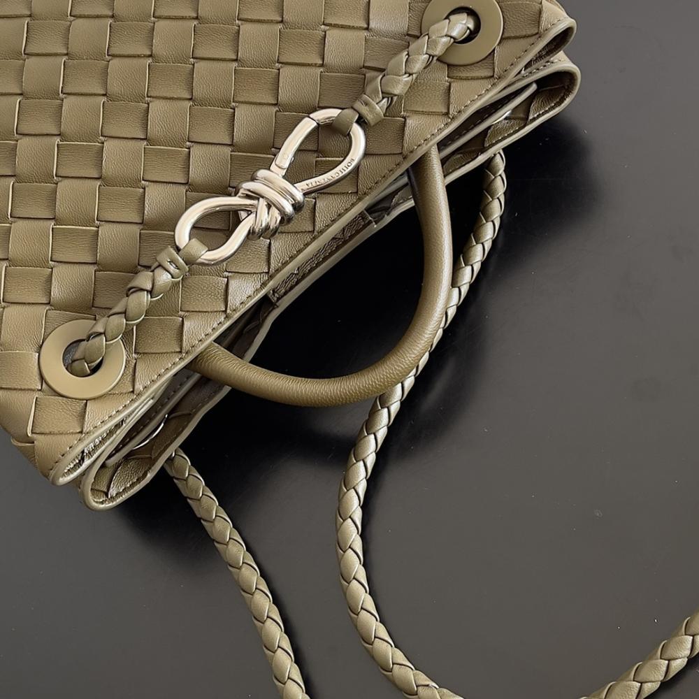 Elegant Leather Top Handle Bag