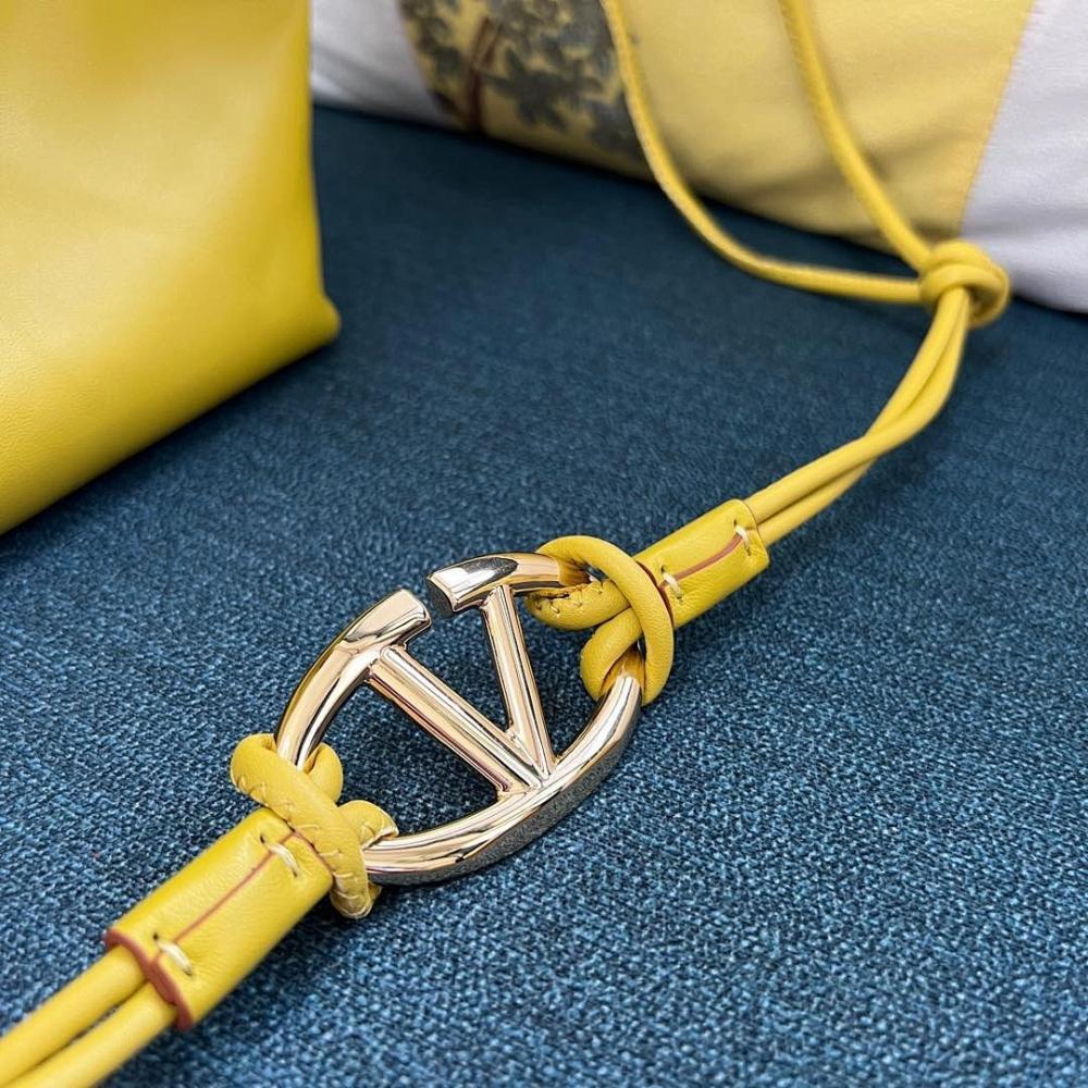 Elegant Leather Crossbody Bag – Special Edition