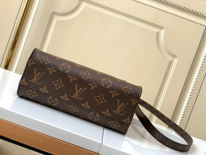 Italian-Inspired Stylish Crossbody Bag