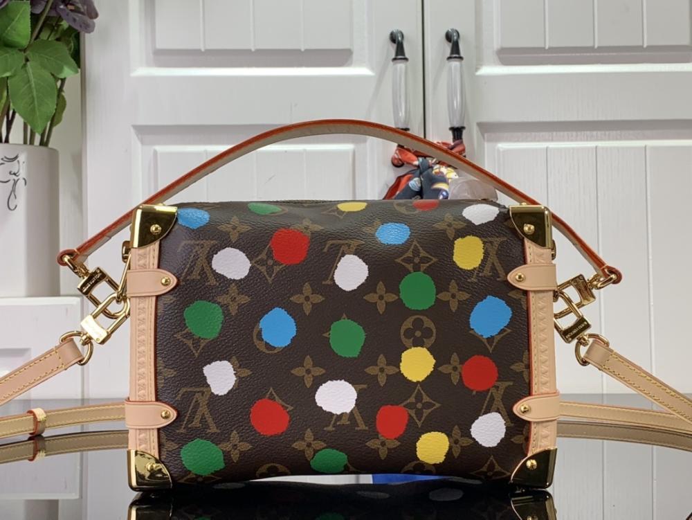 Classic Shoulder Bag