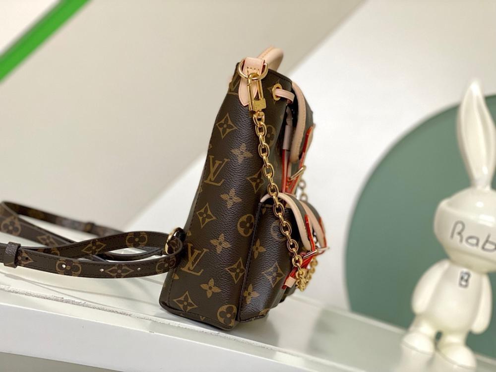 Italian-Inspired Elegant Canvas Bag