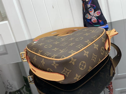 Classic Shoulder Bag