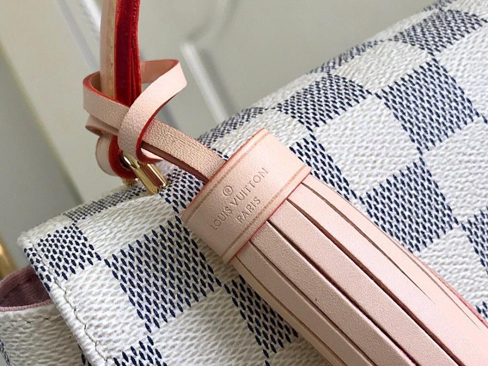 Modern Refined Crossbody Bag