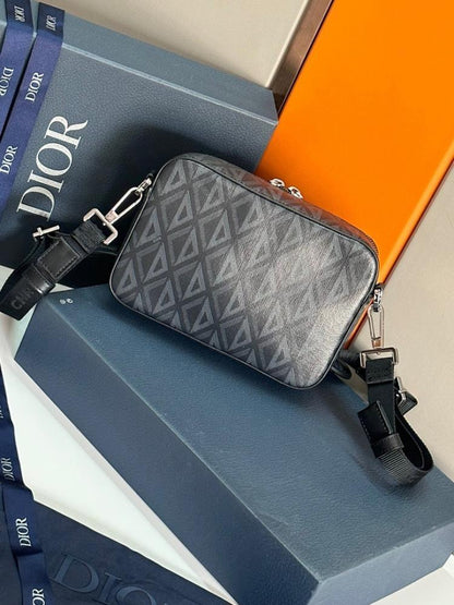 Luxury Stylish Grey Leather Shoulder Bag – Limited Edition