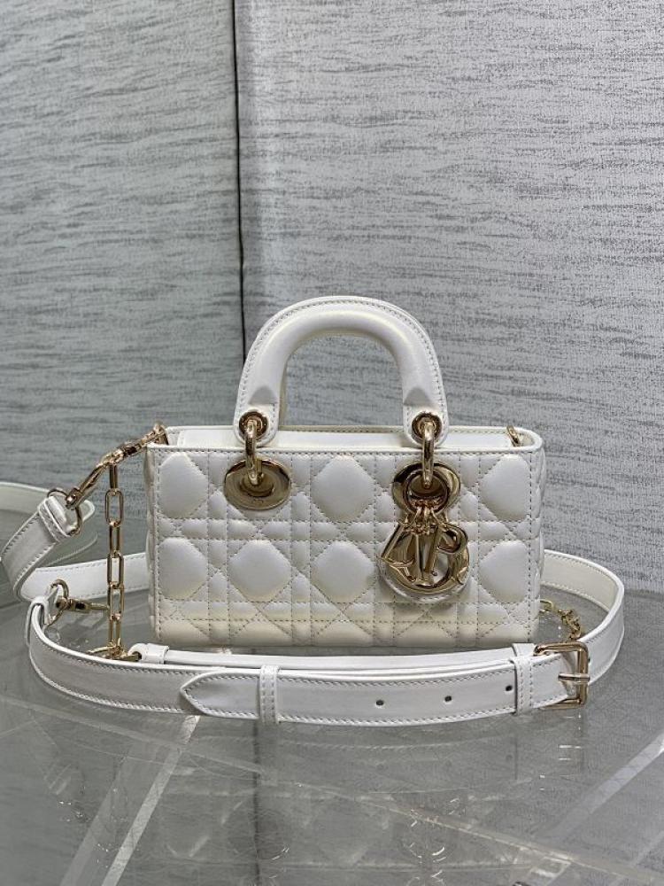 Alma Leather Shoulder Bag