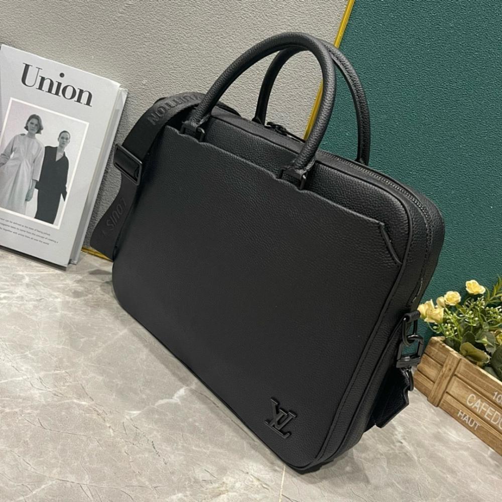 Alma Leather Shoulder Bag