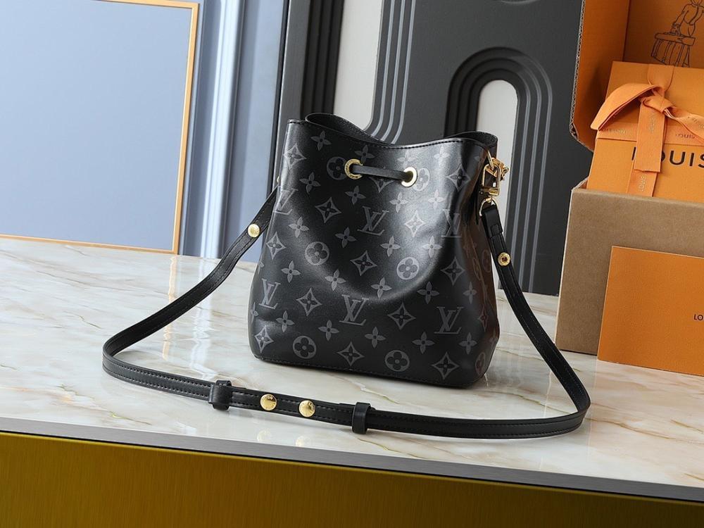 NeoNoe Woven Leather Shoulder Bag