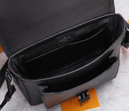 Modern Refined Leather Shoulder Bag