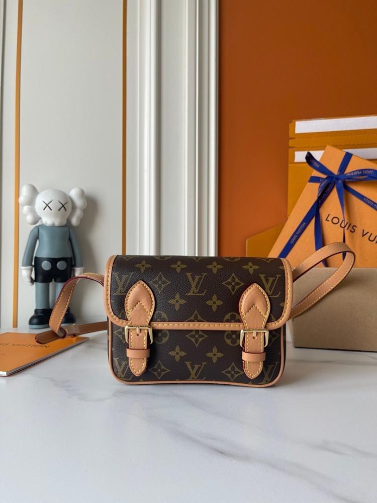 Arco Monogram Leather Shoulder Bag