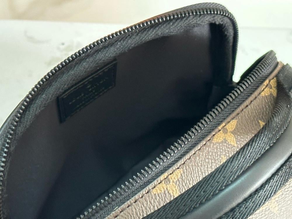 Classic Leather Travel Bag – Limited Edition