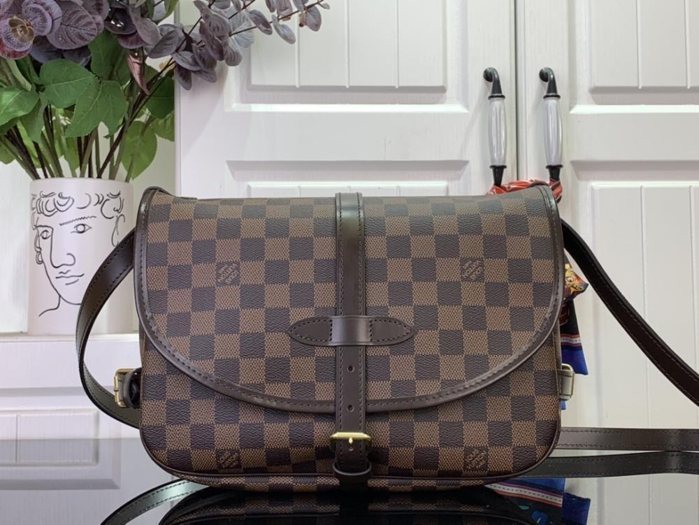 Classic Shoulder Bag