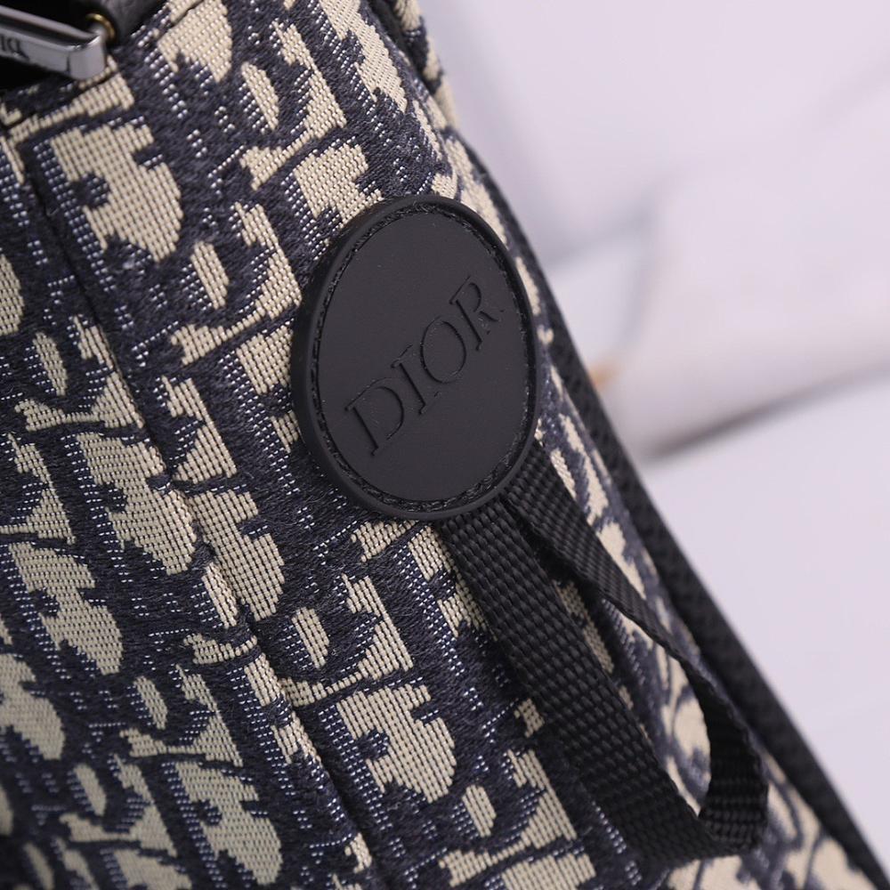 Modern Italian-Inspired Black Quilted Jacquard Shoulder Bag