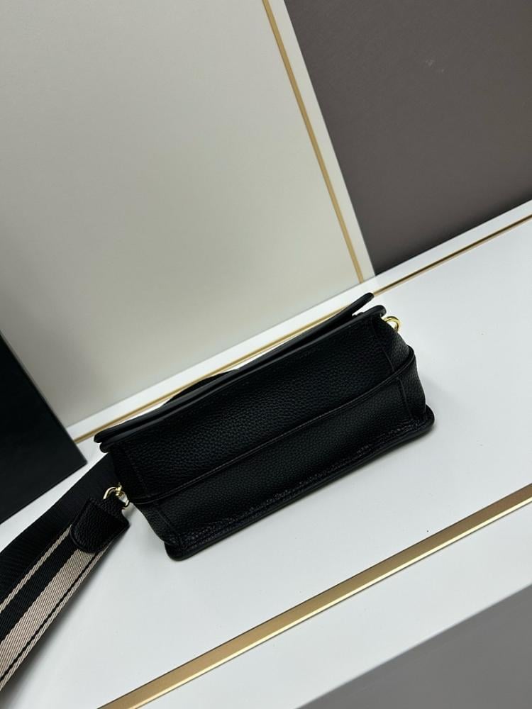 Modern Leather Shoulder Bag – Limited Edition