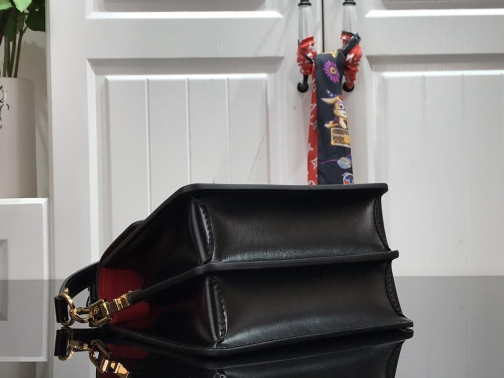 Elegant Leather Top Handle Bag