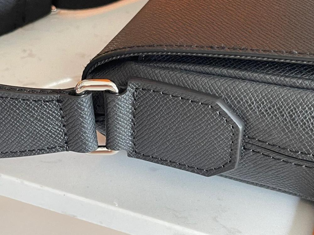Italian-Inspired Stylish Leather Shoulder Bag